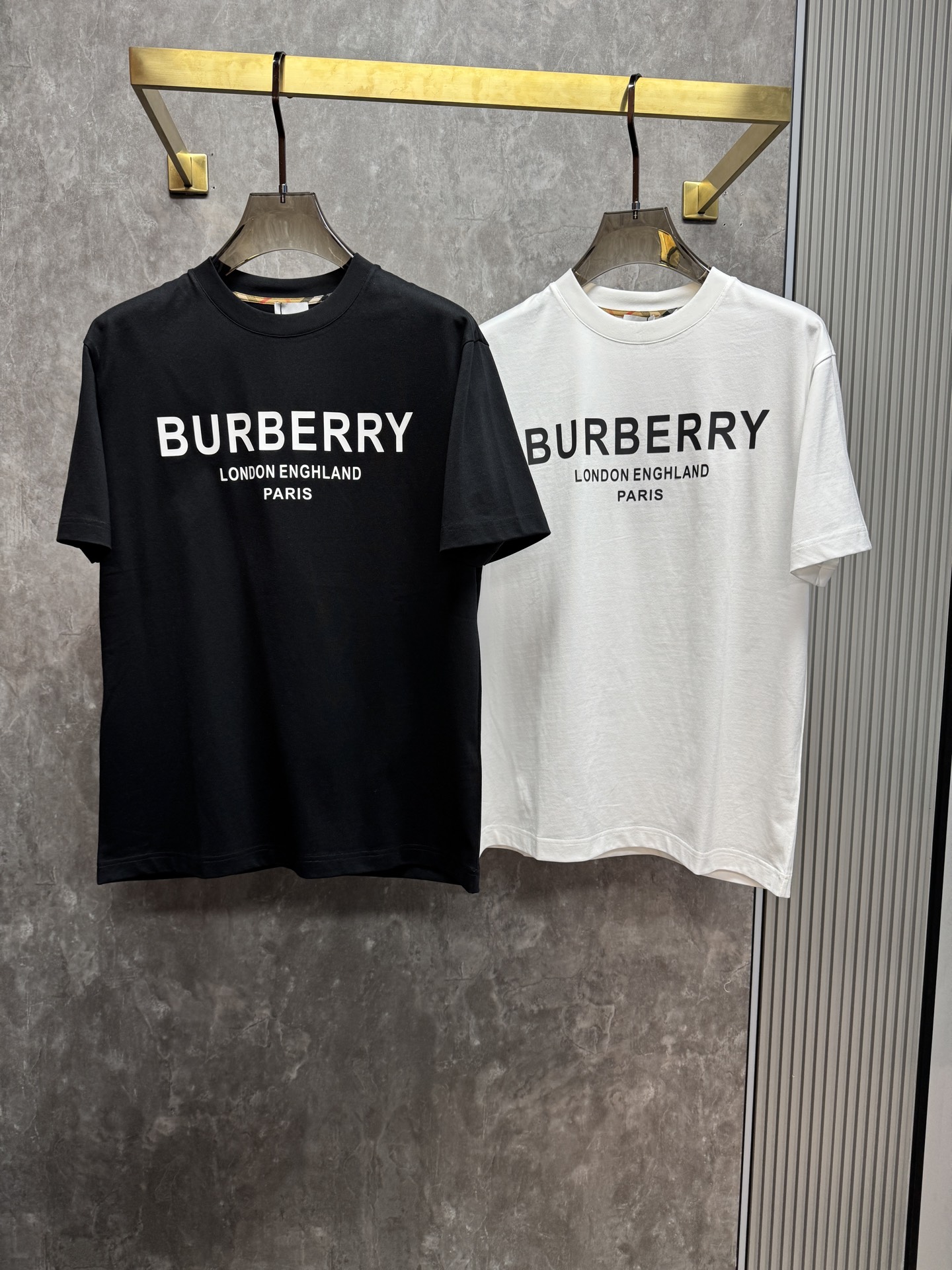 超限定♪ 2026 バーバリー 新作 半袖Tシャツ 偽物 2色