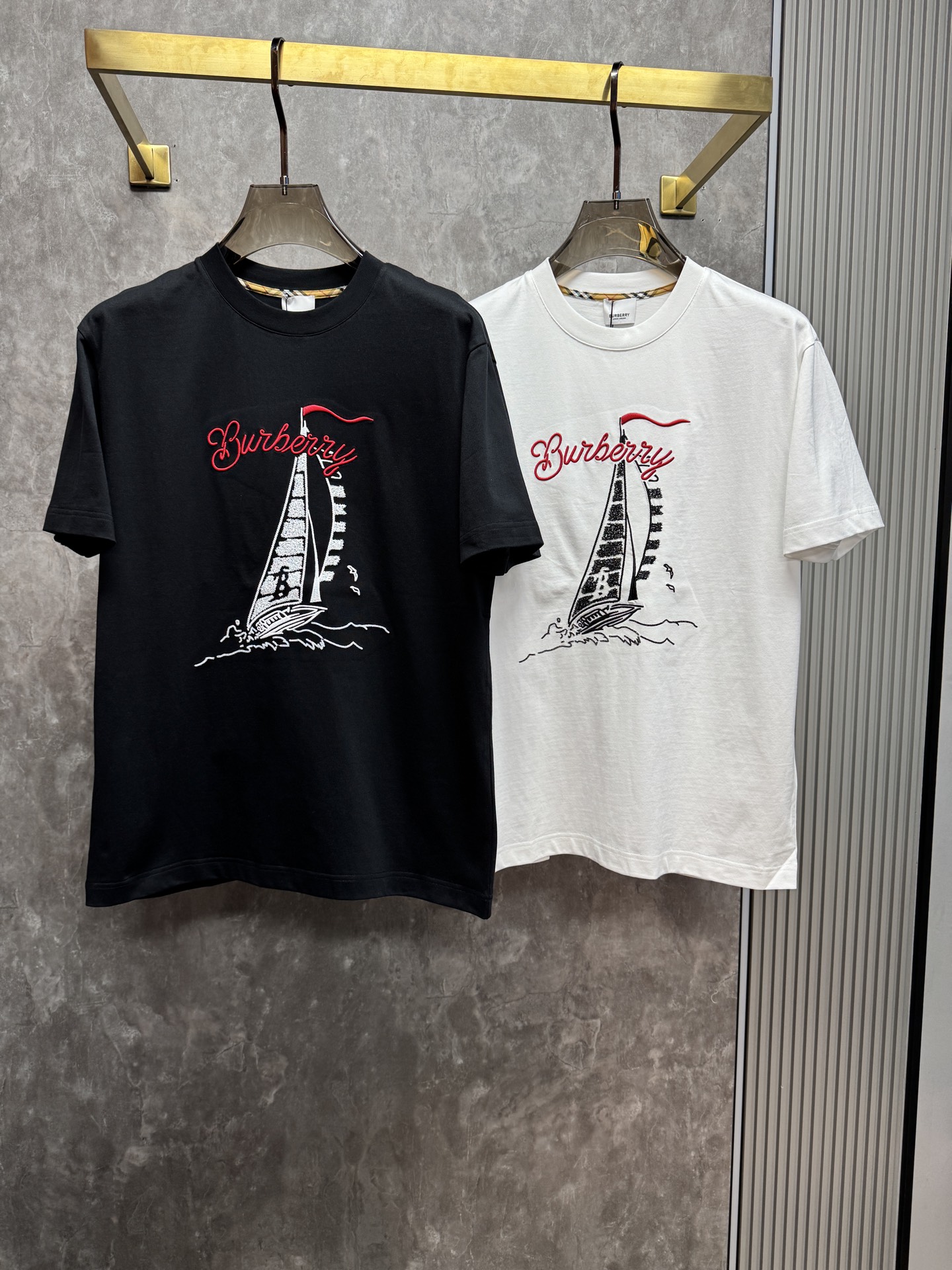 激安価格！2026 バーバリー 新作 半袖Tシャツ スーパーコピー 2色