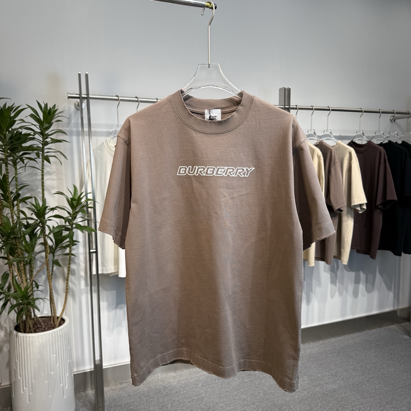 肌触り最高な 2026 バーバリー 新作 半袖Tシャツ スーパーコピー