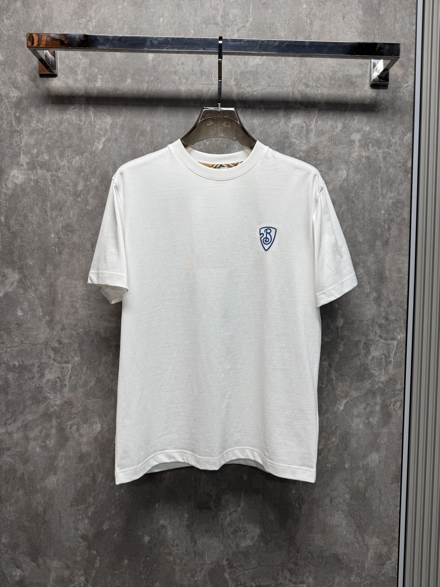 人気急上昇新作 2026 バーバリー 新作 半袖Tシャツ コピー