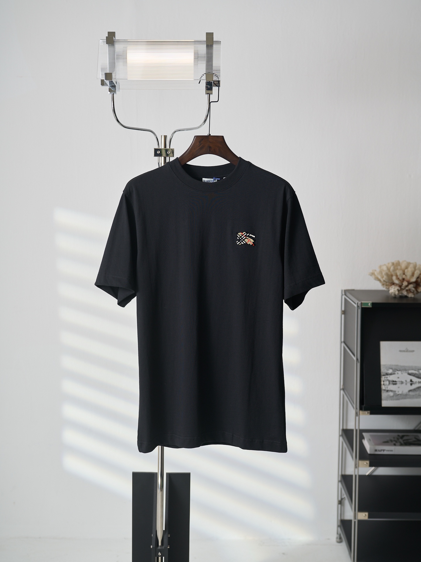 即発送！2026 バーバリー 新作 半袖Tシャツ 偽物
