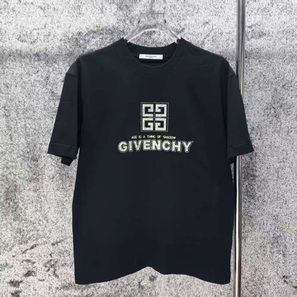 即発送！ 2026 ジバンシー 新作 半袖Tシャツ 偽物