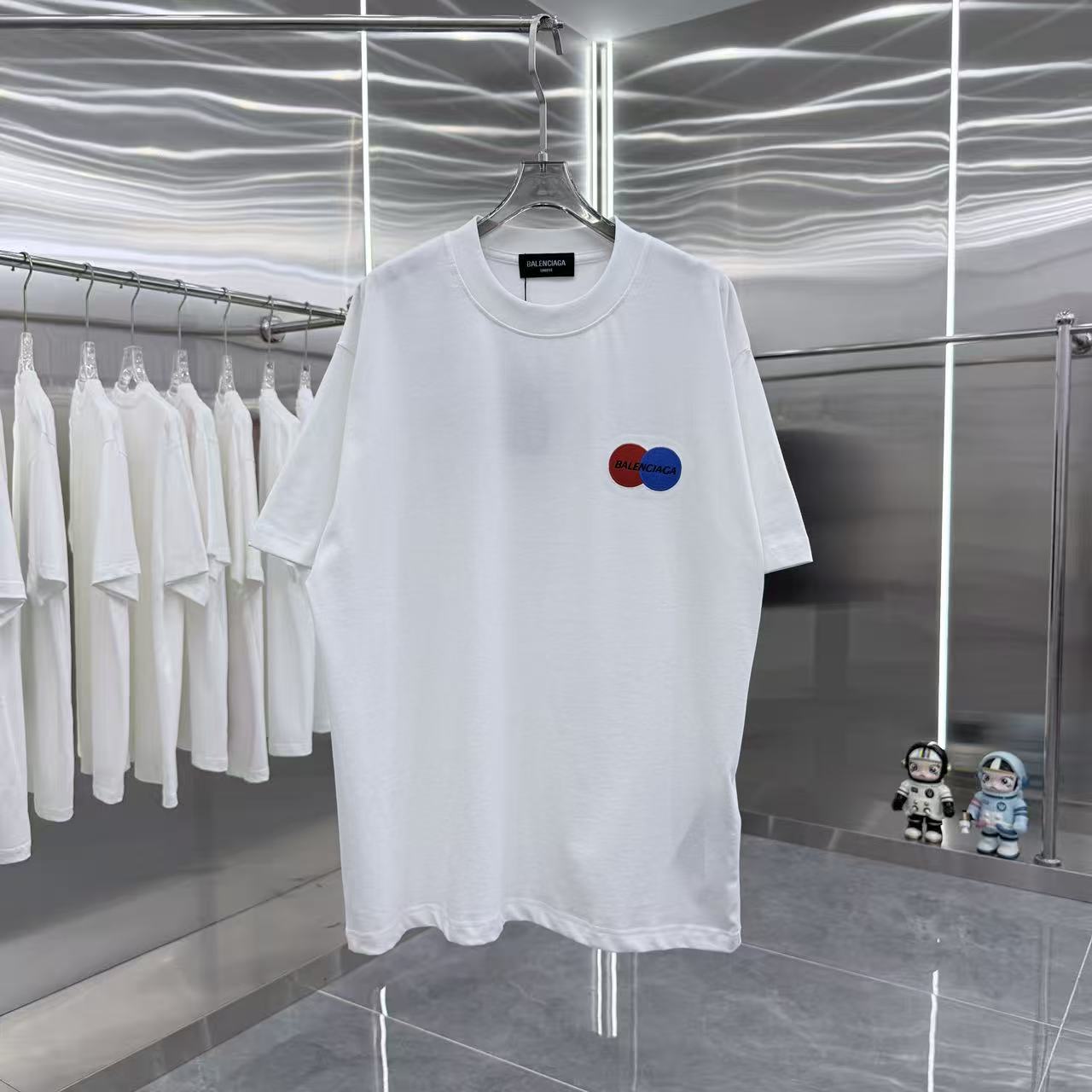 超限定♪  2026 バレンシアガ 新作 半袖Tシャツ スーパーコピー