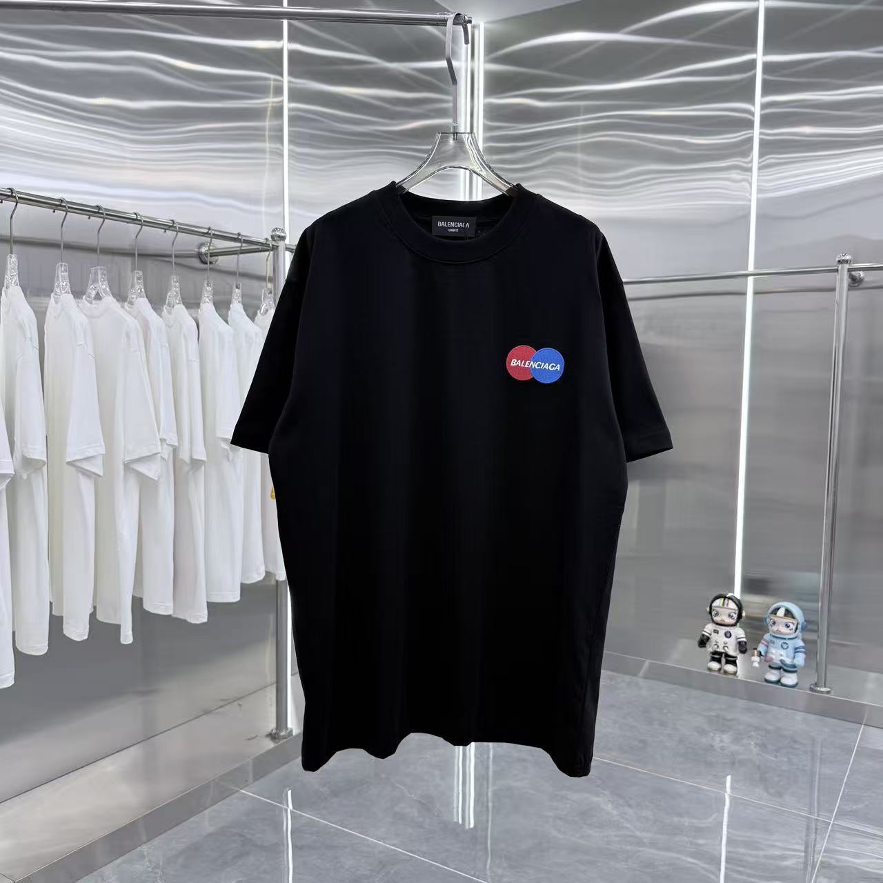 激安価格！ 2026 バレンシアガ 新作 半袖Tシャツ コピー