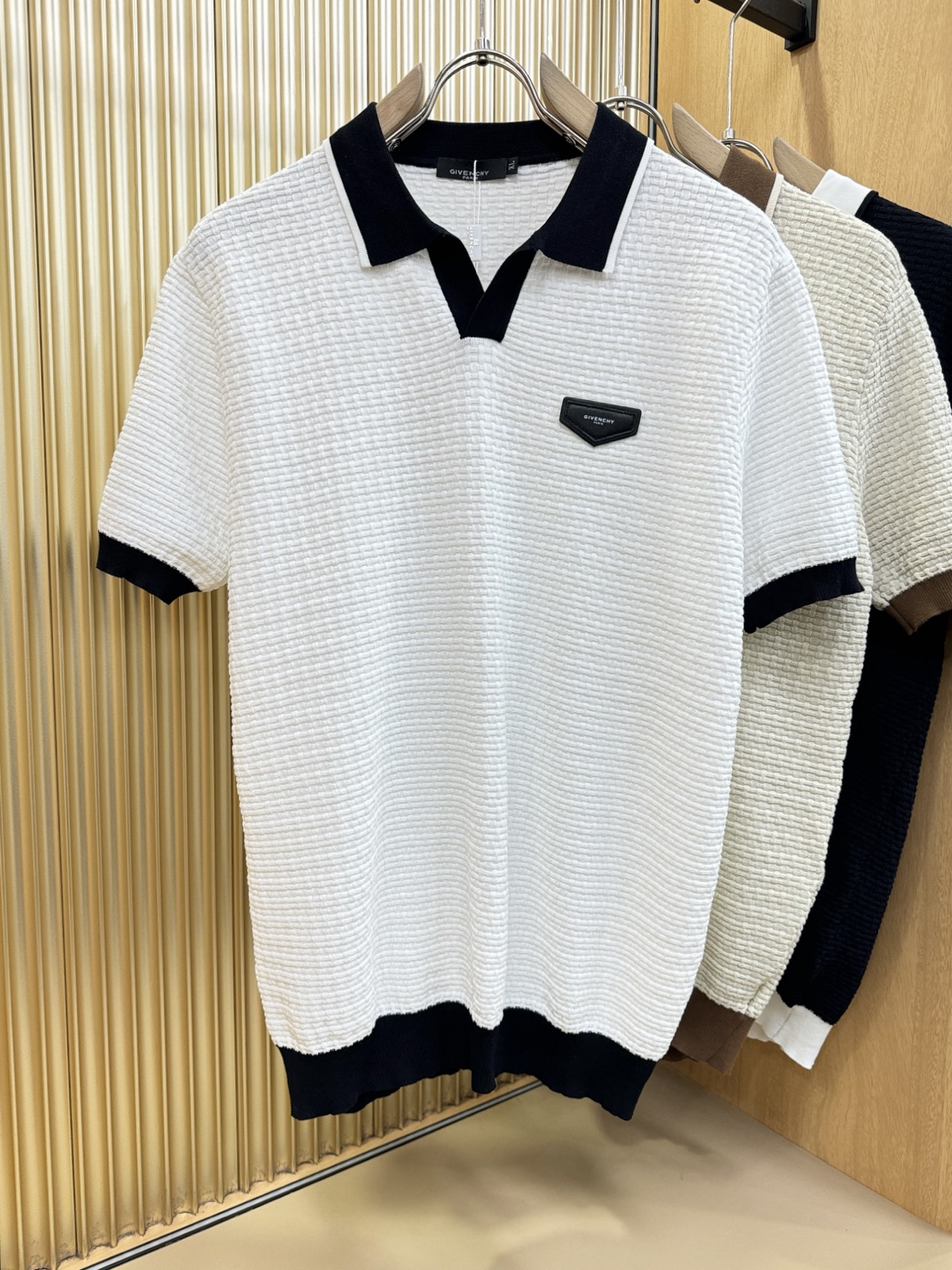 新色登場☆ 2026 ジバンシー 新作 半袖Tシャツ コピー