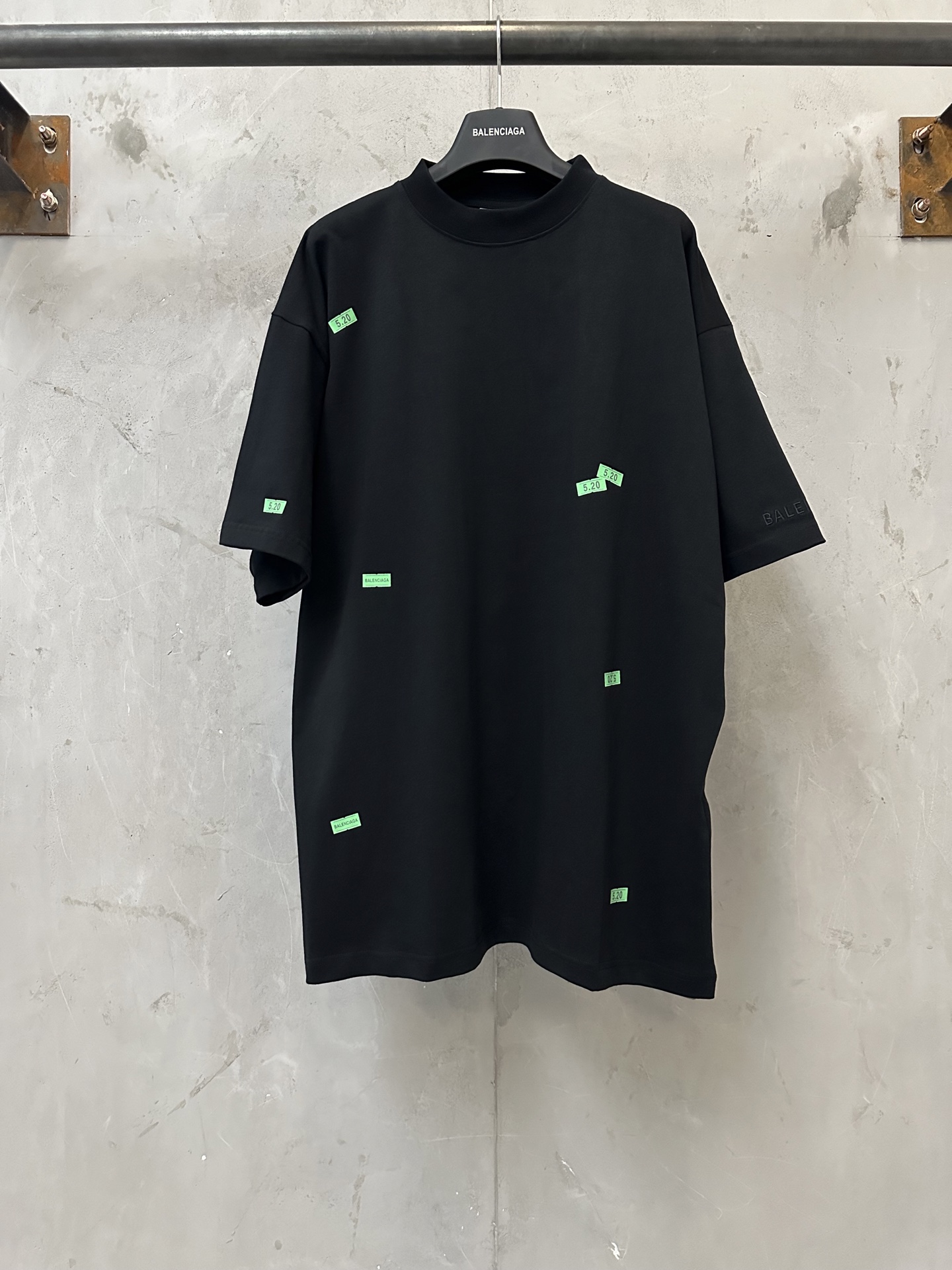すぐ届く 2026 バレンシアガ 新作 半袖Tシャツ 偽物