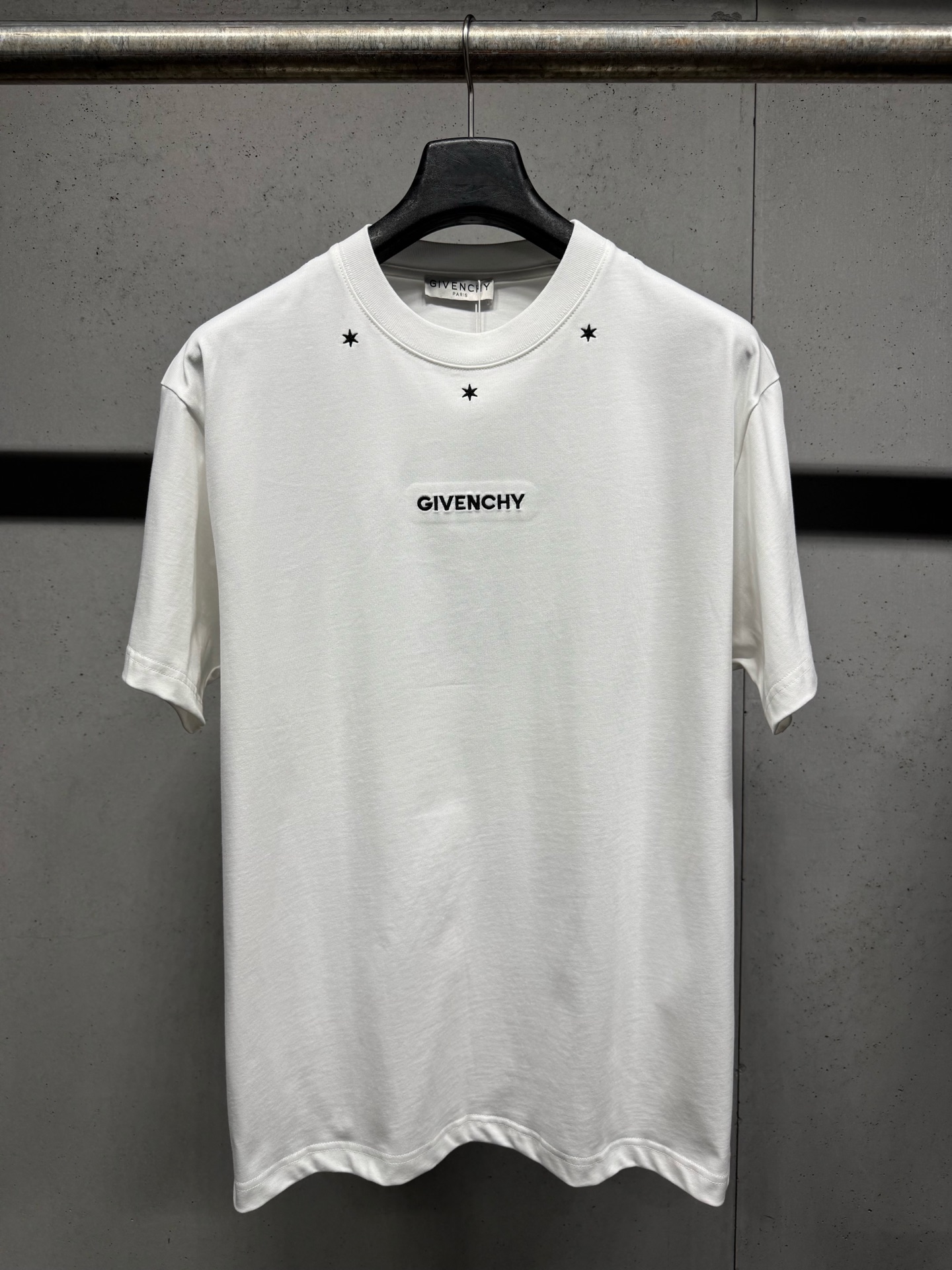 人気急上昇新作 2026 ジバンシー 新作 半袖Tシャツ コピー