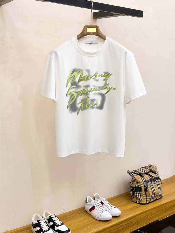 目を惹くカラー 2026 ジバンシー 新作 半袖Tシャツ コピー