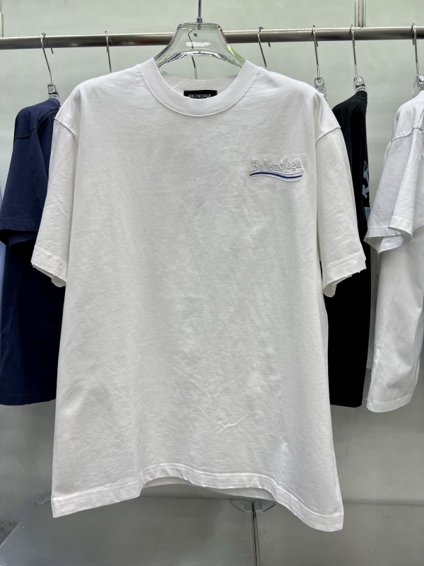 完売前に！ 2026 バレンシアガ 新作 半袖Tシャツ コピー