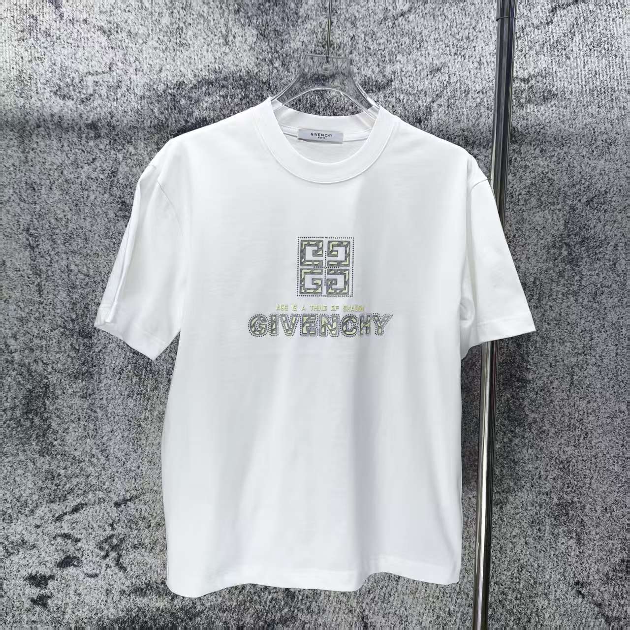 定番人気！ 2026 ジバンシー 新作 半袖Tシャツ スーパーコピー