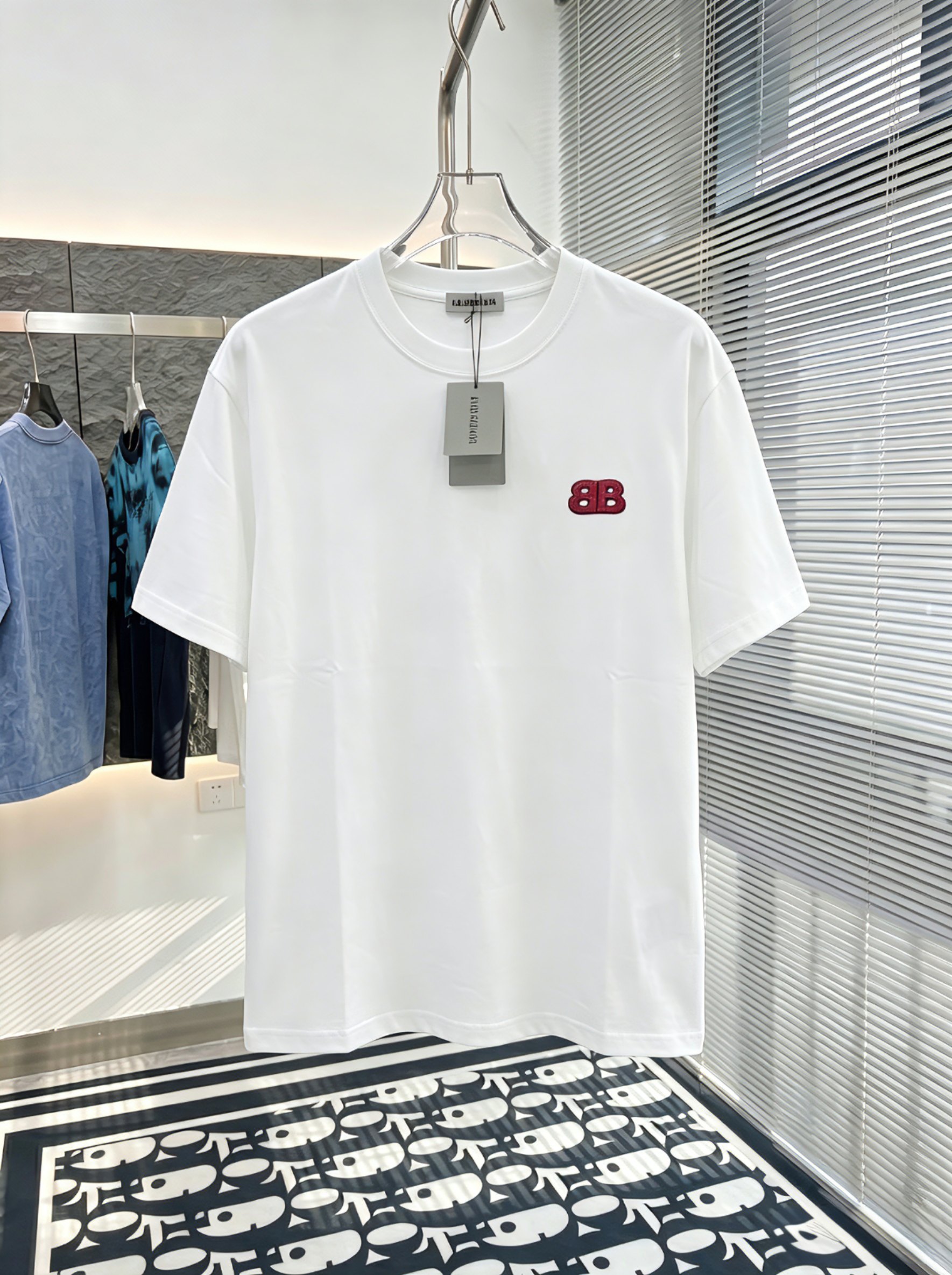 超限定♪ 2026 バレンシアガ 新作 半袖Tシャツ スーパーコピー