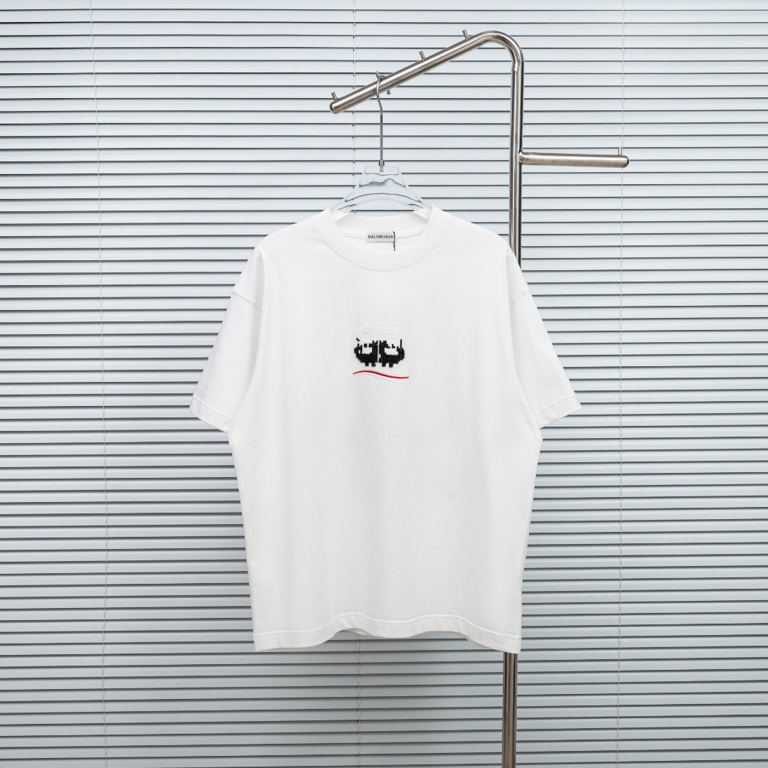 絶対欲しい！ 2026 バレンシアガ 新作 半袖Tシャツ コピー