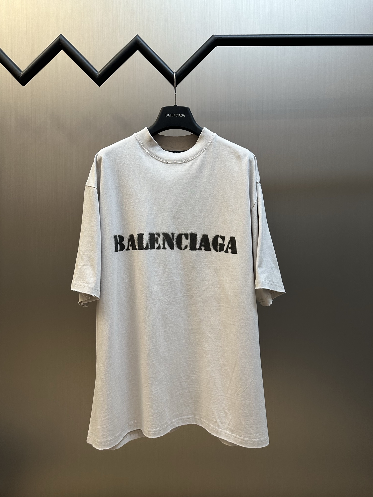 日本未入荷 2026 バレンシアガ 新作 半袖Tシャツ スーパーコピー
