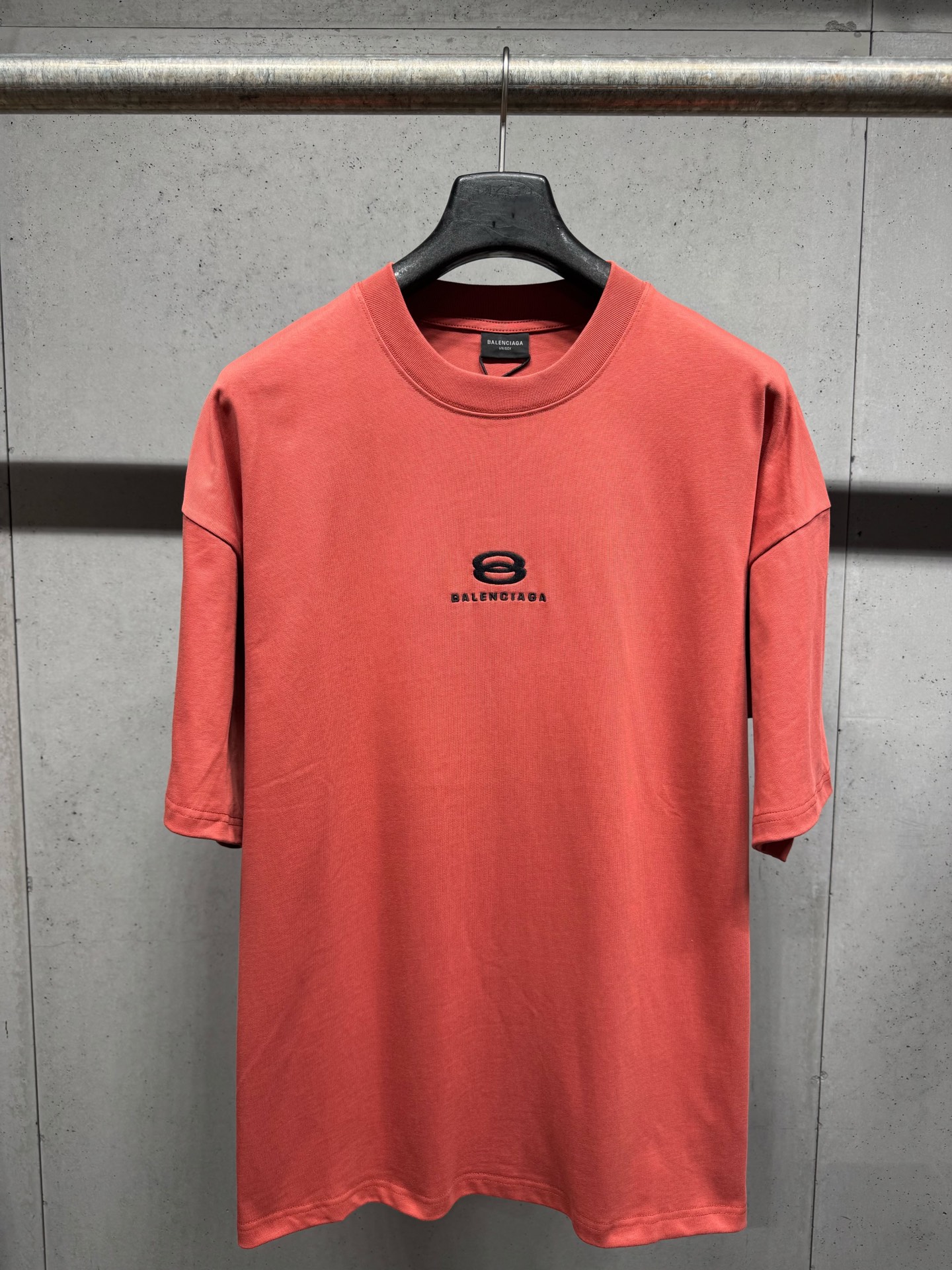 人気No1★ 2026 バレンシアガ 新作 半袖Tシャツ 偽物
