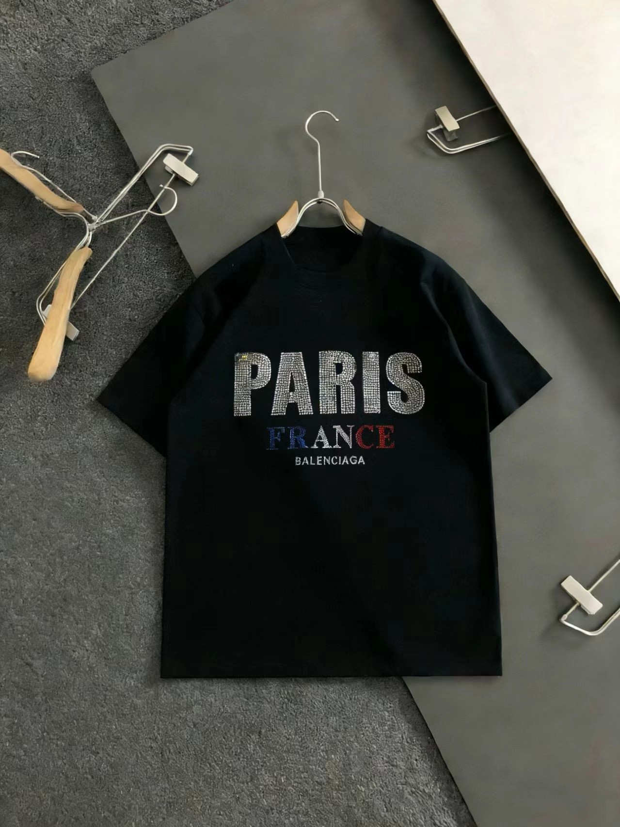 送料込 2026 バレンシアガ 新作 半袖Tシャツ コピー