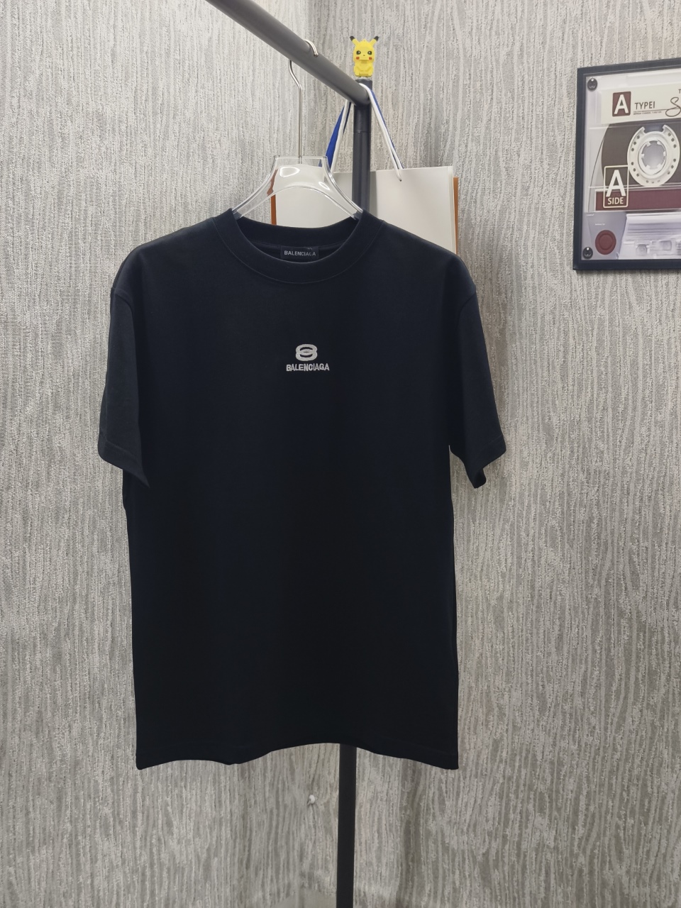 送料込 2026 バレンシアガ 新作 半袖Tシャツ スーパーコピー