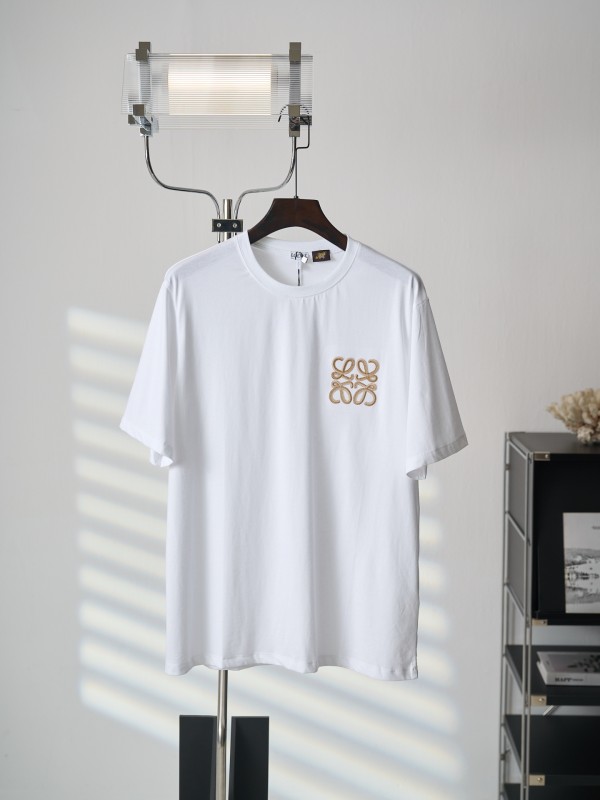 入手困難品！2026 ロエベ 新作 半袖Tシャツ 偽物