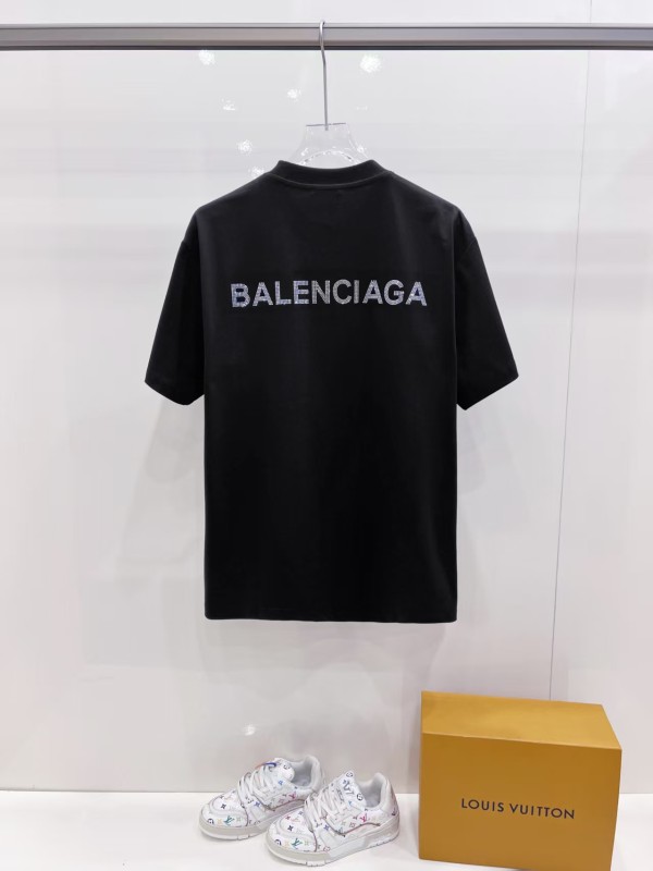 希少♪限定 2026 バレンシアガ 新作 半袖Tシャツ コピー
