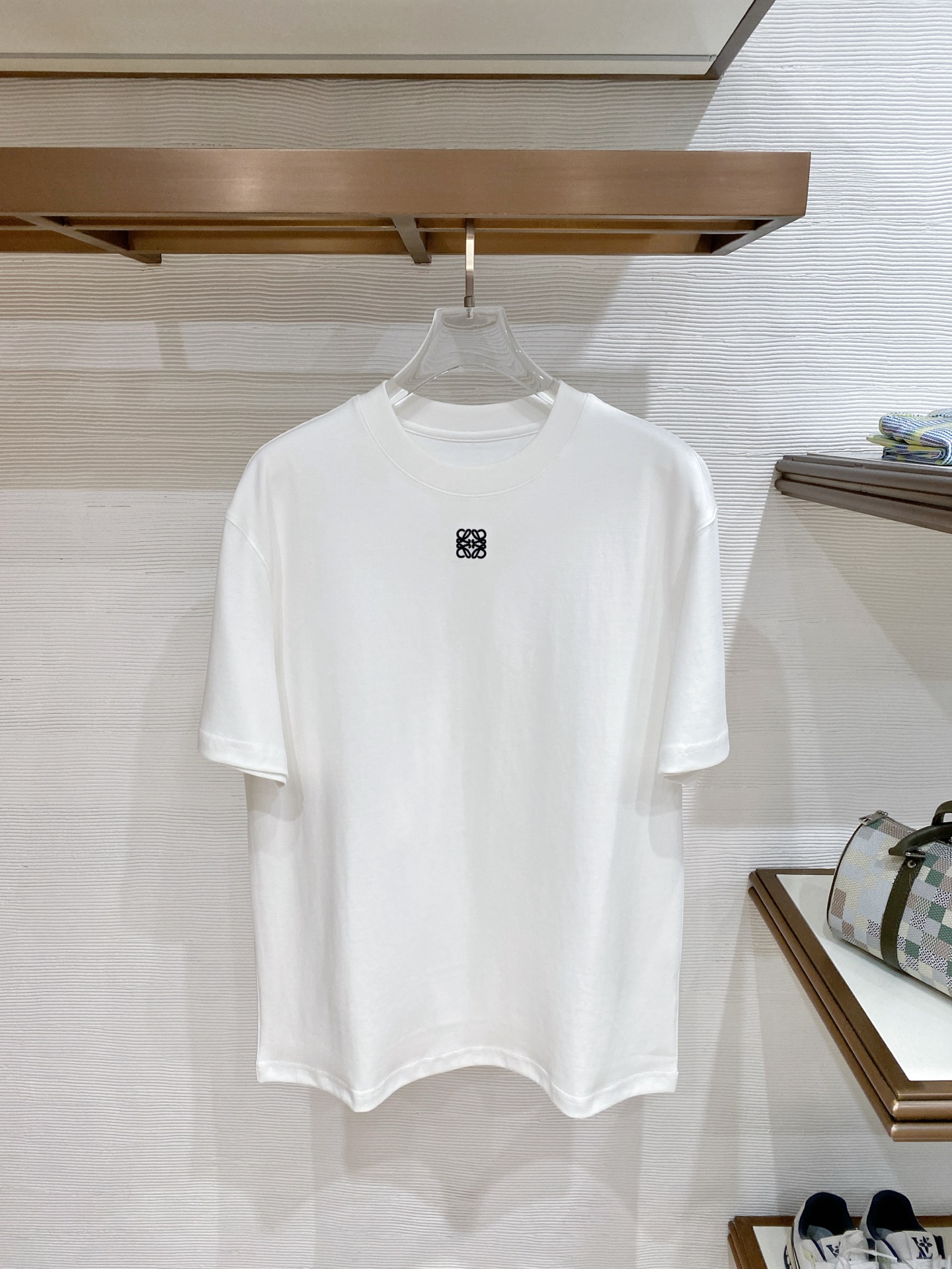 人気No1 2026 ロエベ 新作 半袖Tシャツ スーパーコピー