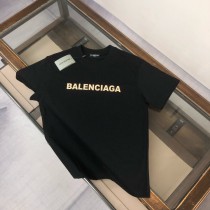 絶対欲しい！ 2026 バレンシアガ 新作 半袖Tシャツ 偽物