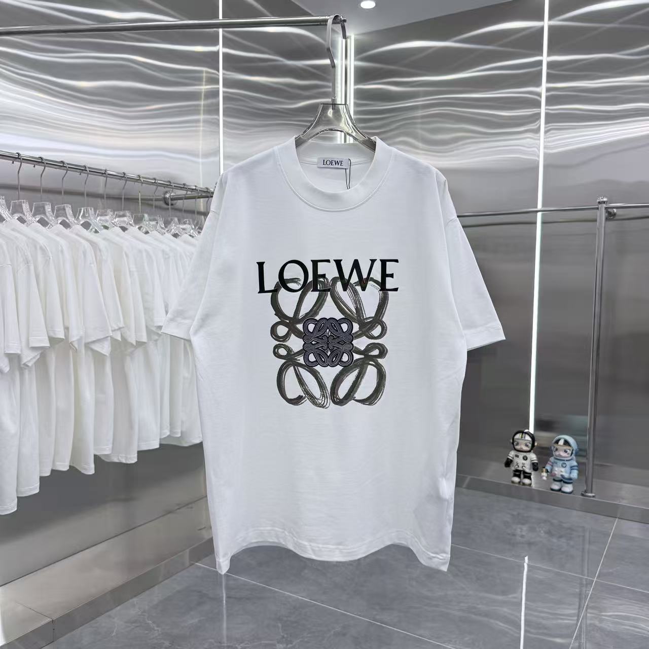肌触り最高な 2026 ロエベ 新作 半袖Tシャツ 偽物