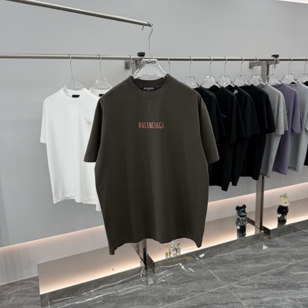 注目アイテム☆ 2026 バレンシアガ 新作 半袖Tシャツ コピー