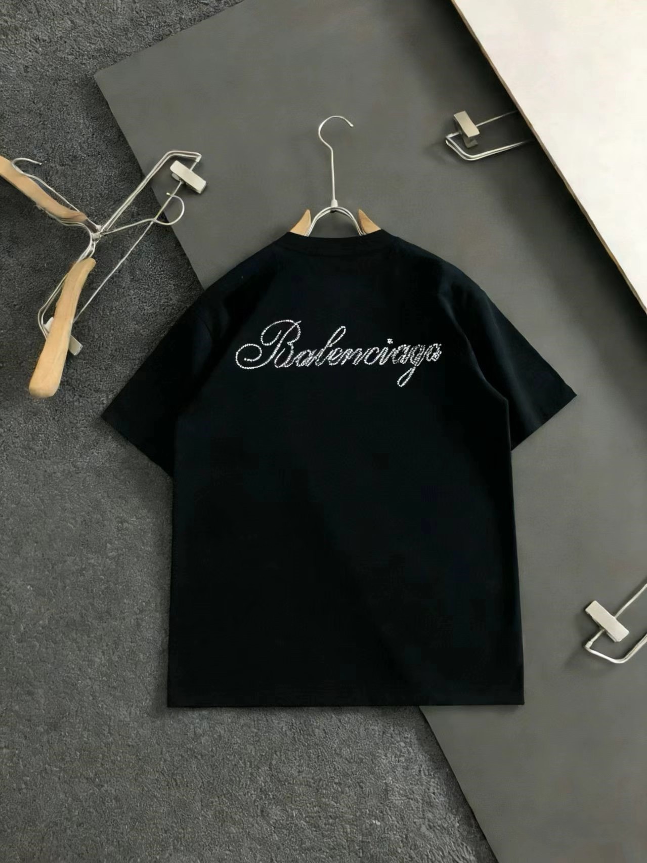 売上総額１位！ 2026 バレンシアガ 新作 半袖Tシャツ スーパーコピー
