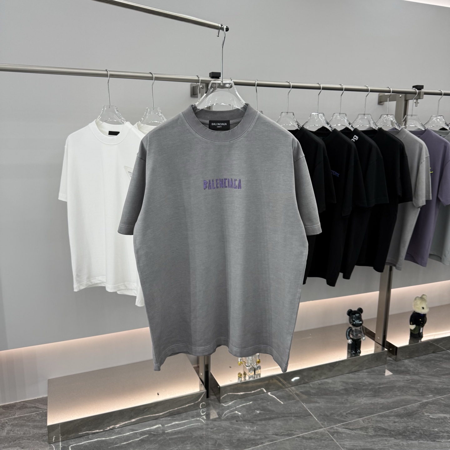人気爆発☆  2026 バレンシアガ 新作 半袖Tシャツ 偽物