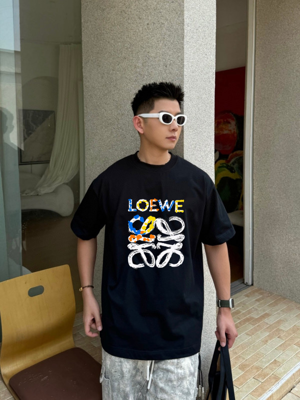 世界中で大人気♪ 2026 ロエベ 新作 半袖Tシャツ スーパーコピー