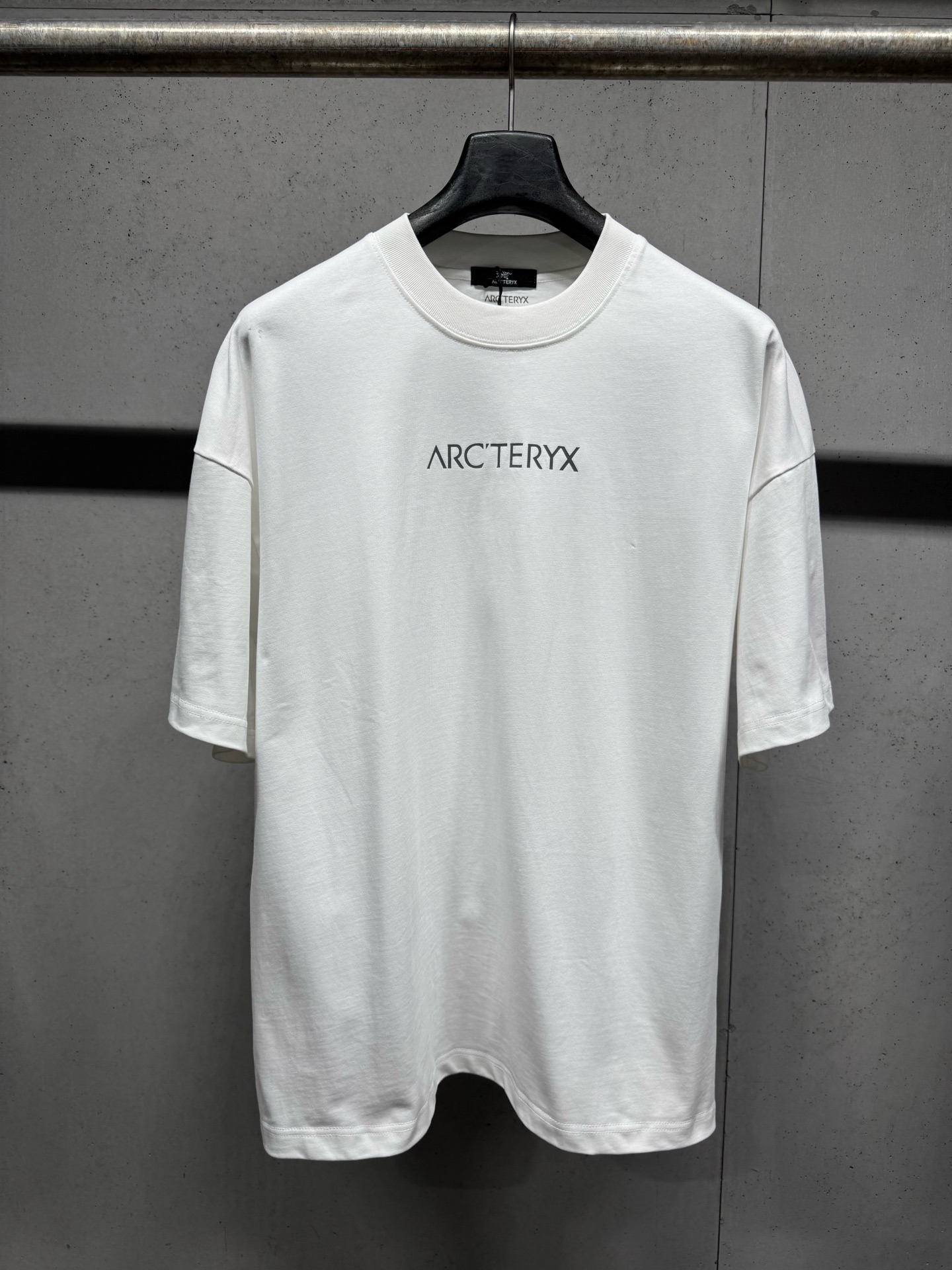 世界中で大人気♪ 2026 アークテリクス 新作 半袖Tシャツ 偽物