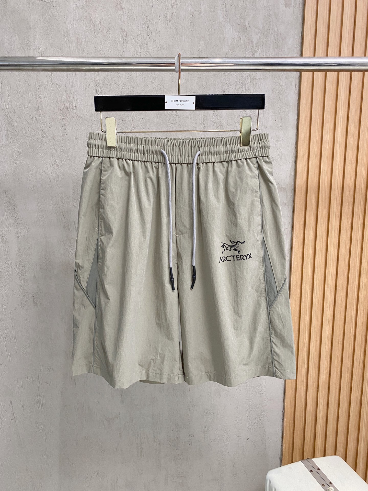 入手困難品！2026 アークテリクス 新作 ショートパンツ 偽物