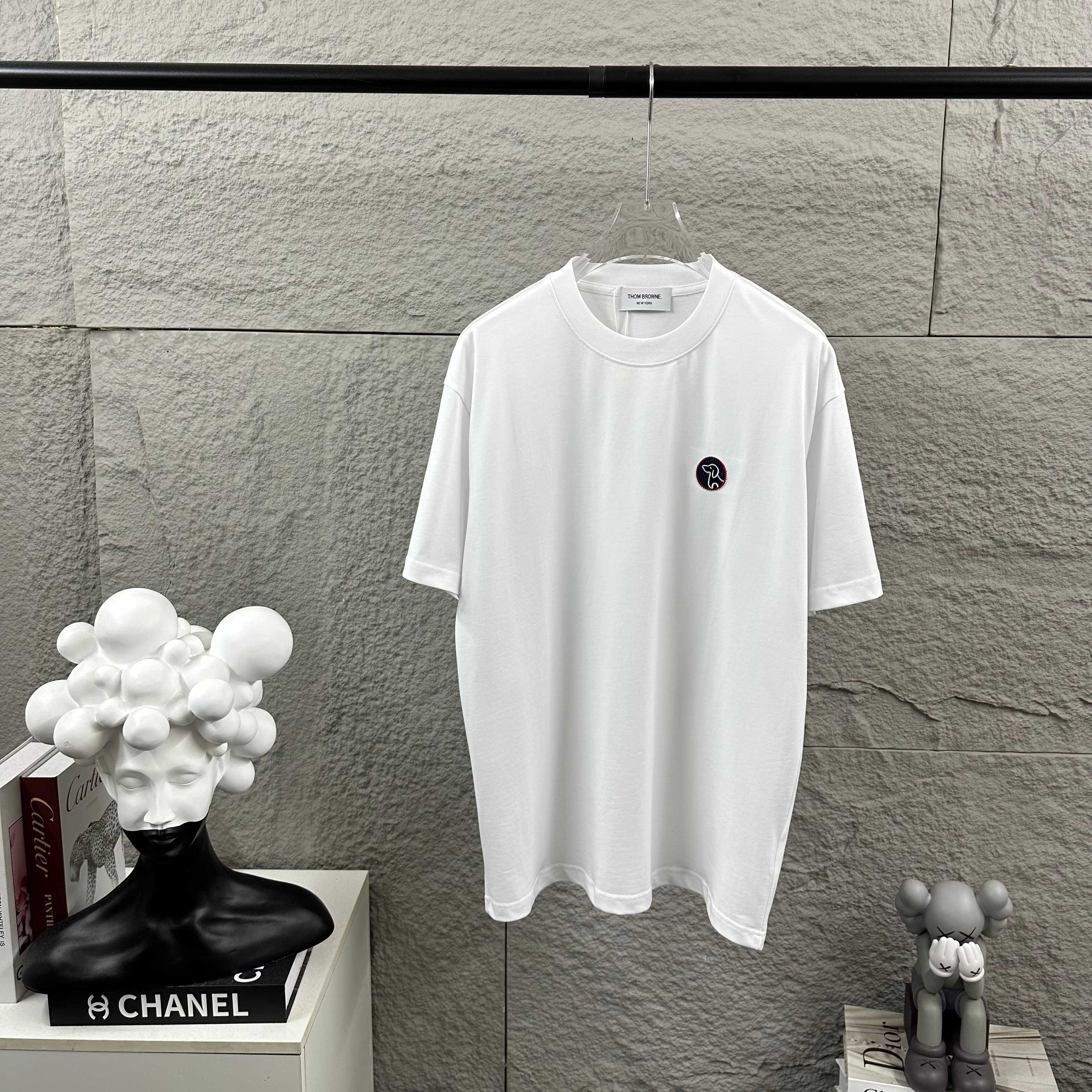 一目惚れ♪ 2026 トム·ブラウン 新作 半袖Tシャツ スーパーコピー