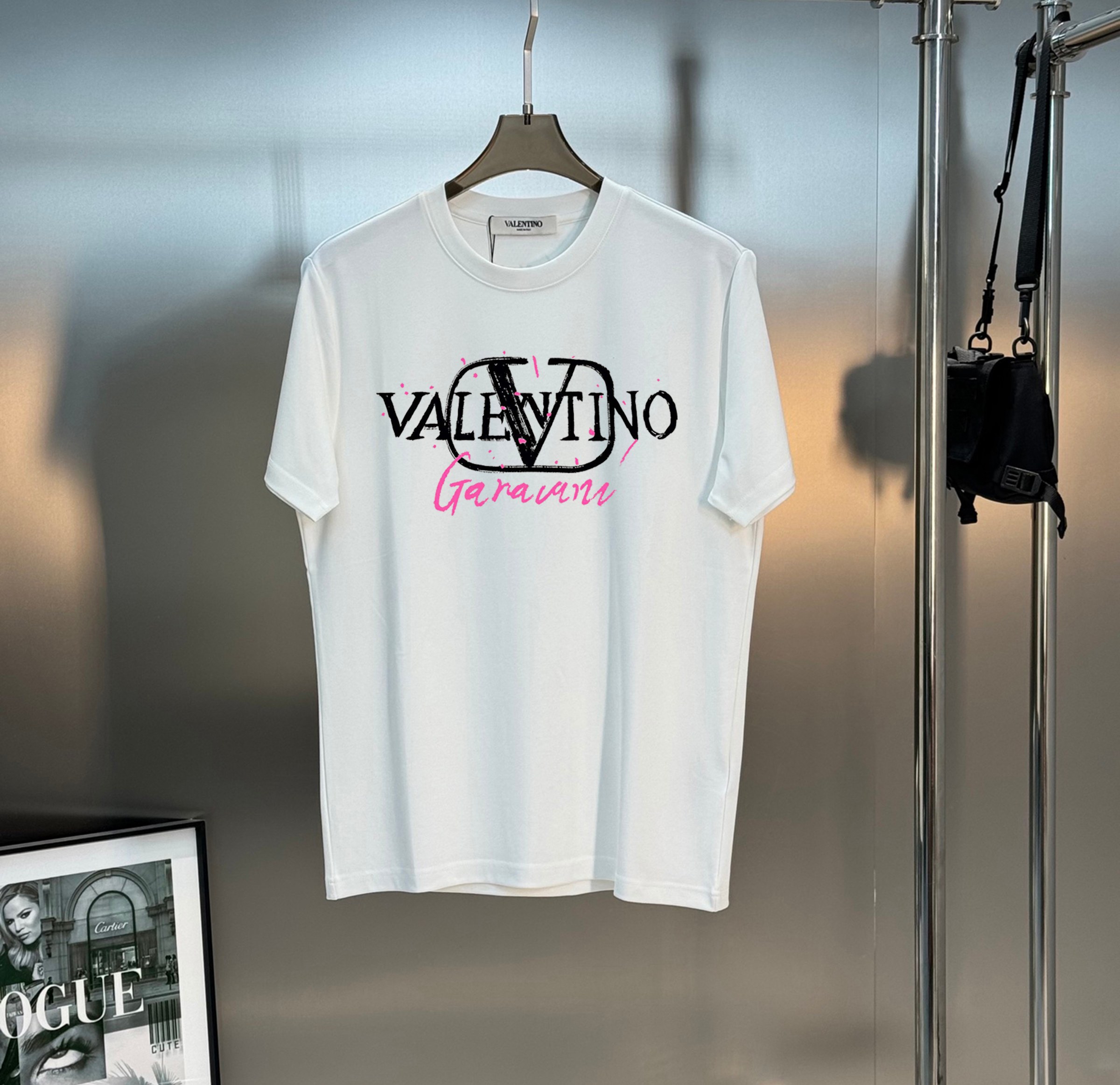 一目惚れ♪ 2026 ヴァレンティノ 新作 半袖Tシャツ コピー