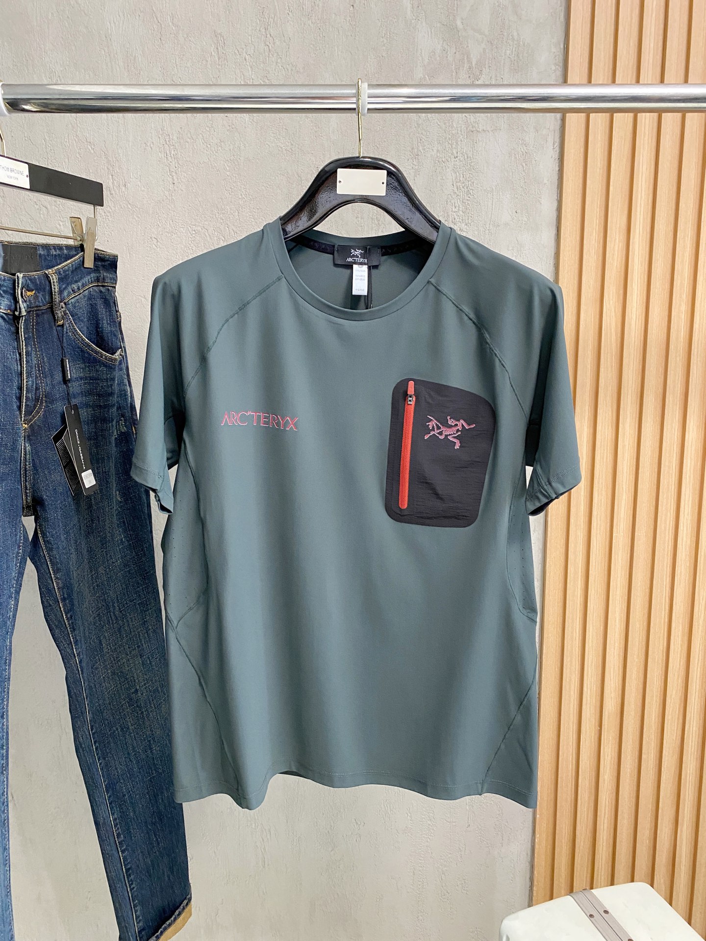 肌触り最高な 2026 アークテリクス 新作 半袖Tシャツ スーパーコピー