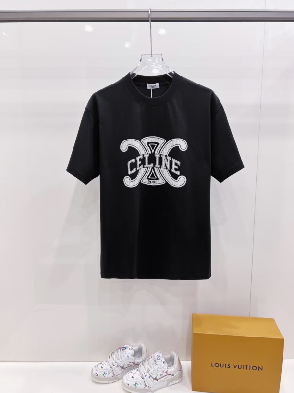 絶対欲しい！2026 セリーヌ 新作 半袖Tシャツ 偽物