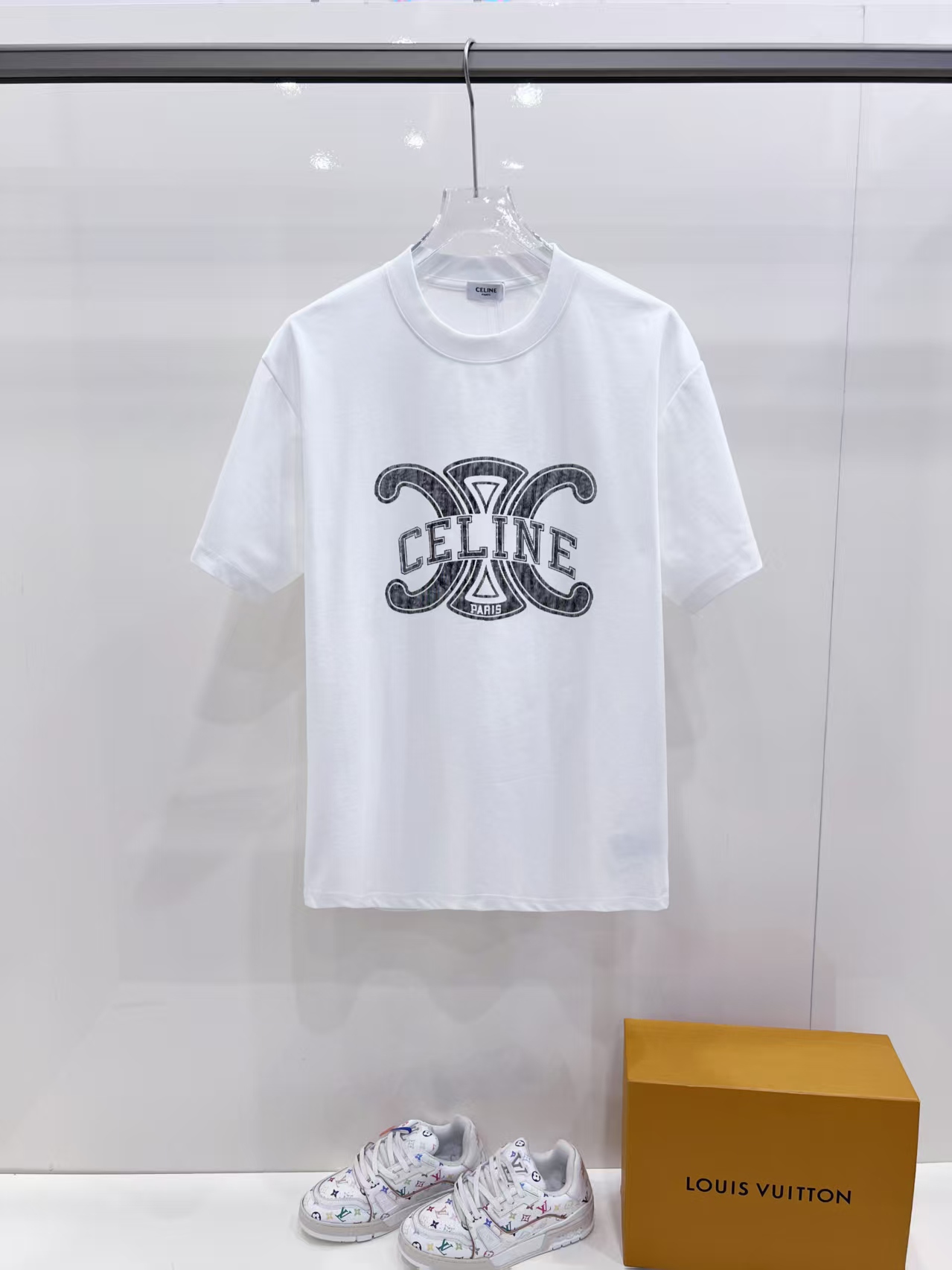 超希少！2026 セリーヌ 新作 半袖Tシャツ スーパーコピー
