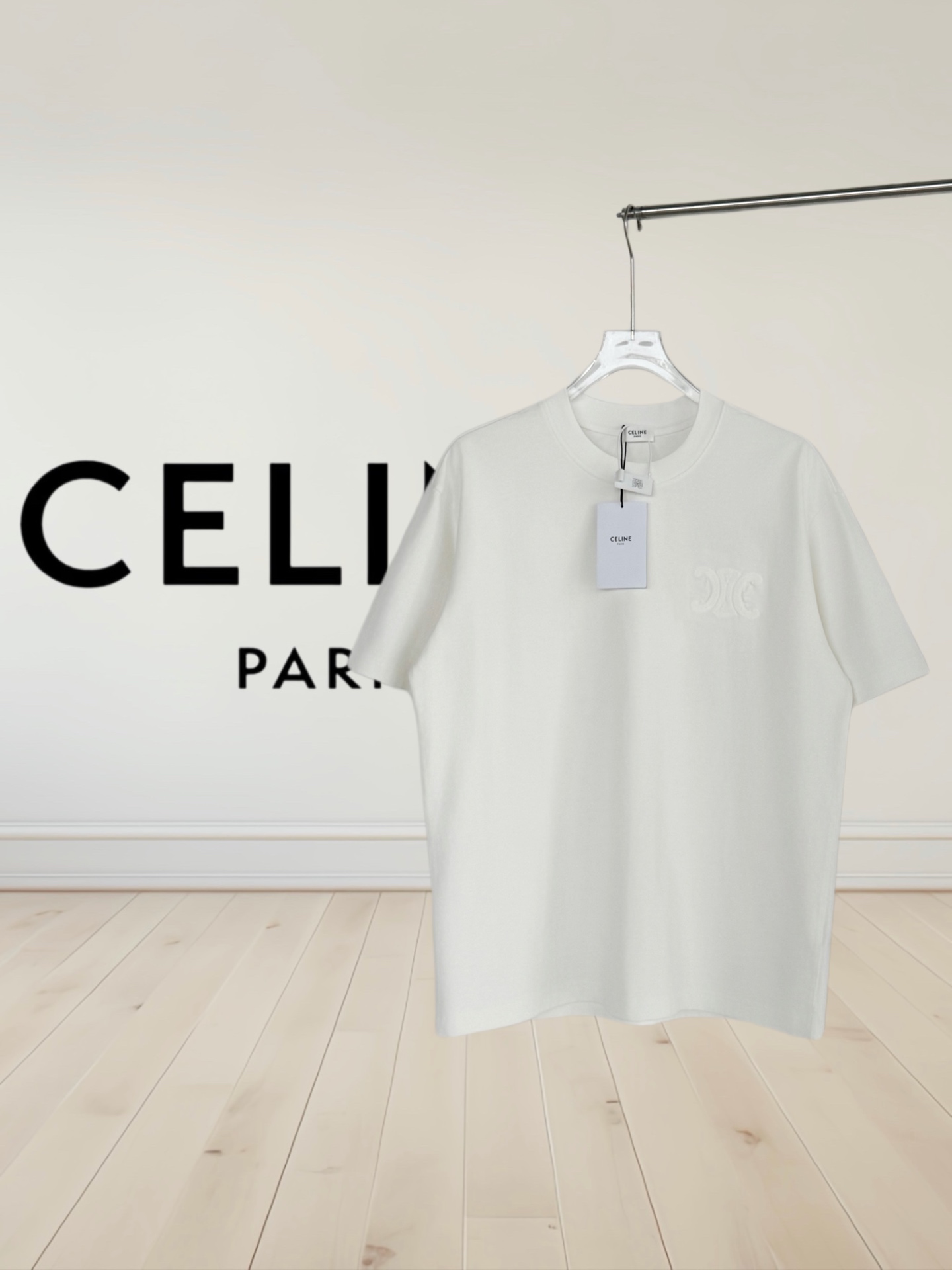 人気急上昇 2026 セリーヌ 新作 半袖Tシャツ コピー