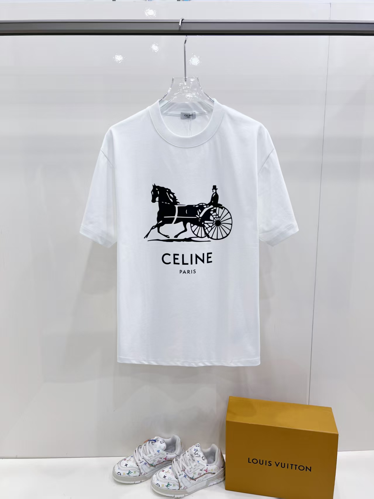累積売上総額第１位！2026 セリーヌ 新作 半袖Tシャツ スーパーコピー