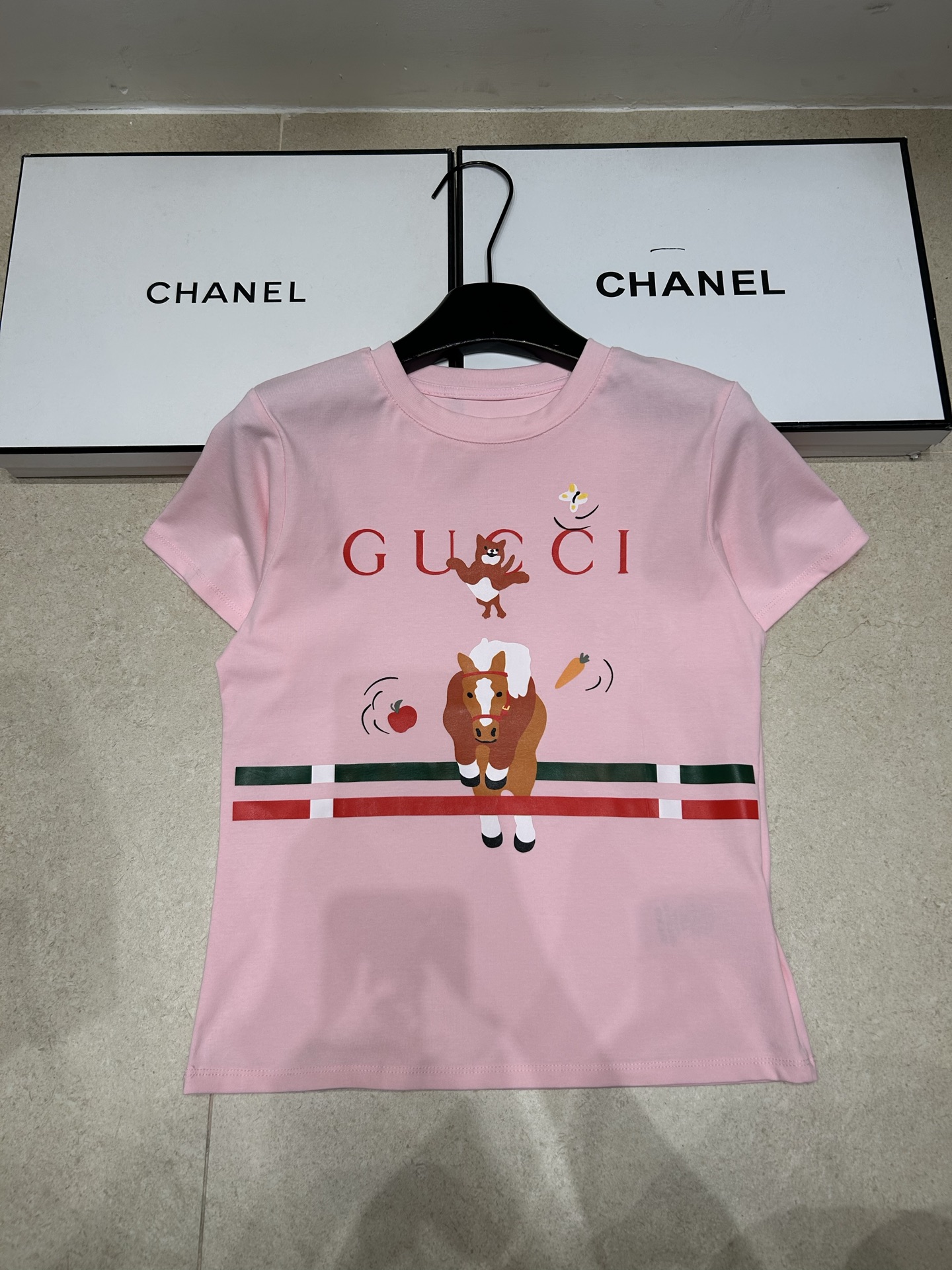 激安価格！ 2026 グッチ 新作 半袖Tシャツ 偽物  3色