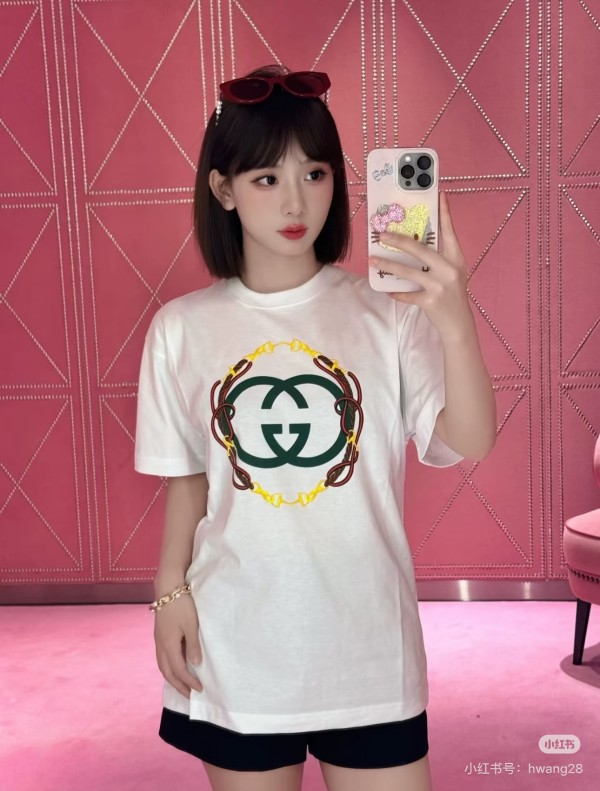 使い勝手良 2026 グッチ 新作 半袖Tシャツ 偽物