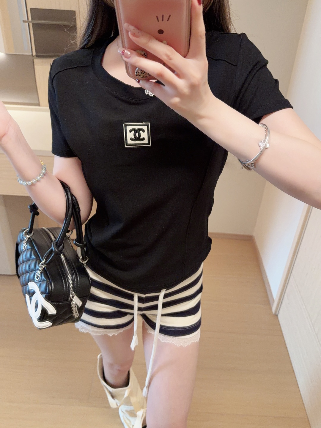 日本未入荷 2026 シャネル 新作 半袖Tシャツ コピー