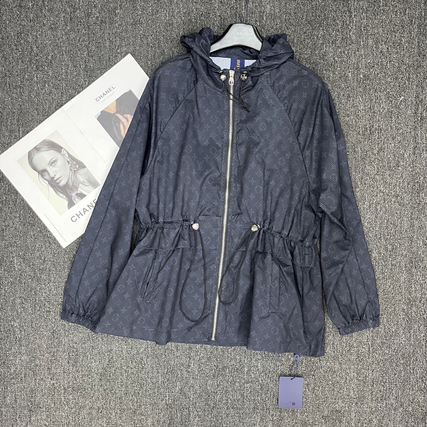 《人気★》2026 ルイヴィトン 新作 日焼け止め服 コピー
