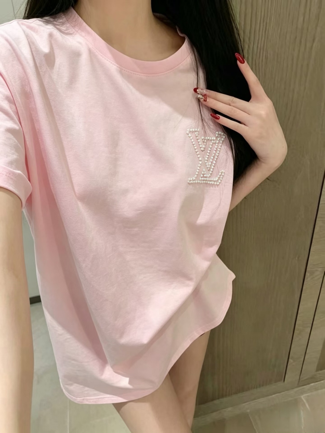 激安価格！2026 ルイヴィトン 新作 半袖Tシャツ コピー