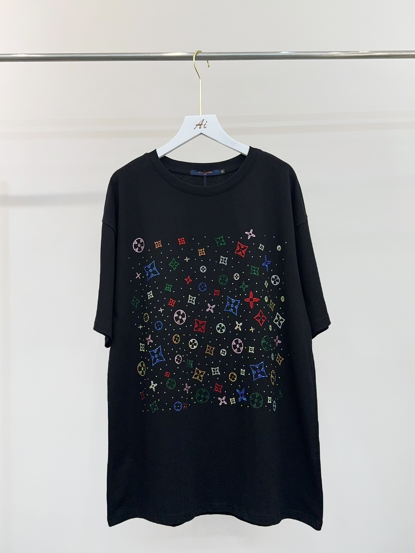 ☆超人気☆ 2026 ルイヴィトン 新作 半袖Tシャツ スーパーコピー 2色