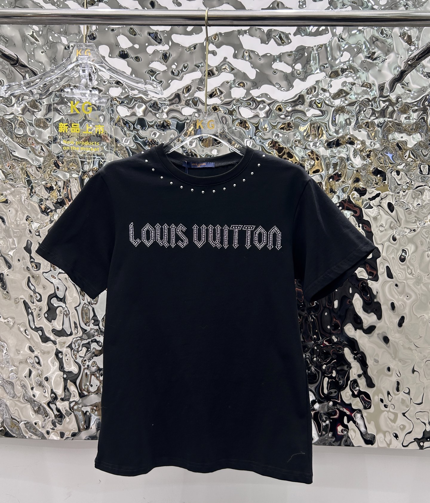 人気急上昇 2026 ルイヴィトン 新作 半袖Tシャツ 偽物