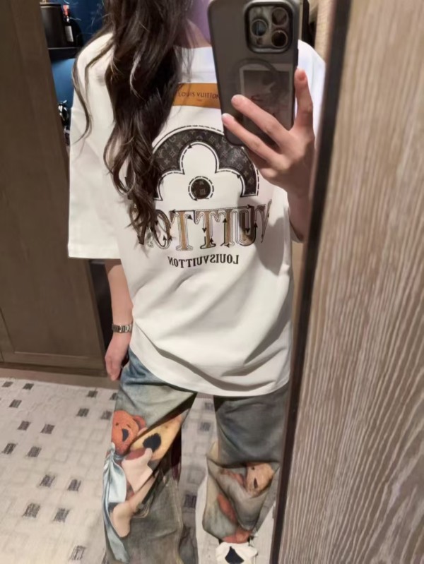 売上総額１位！2026 ルイヴィトン 新作 半袖Tシャツ コピー