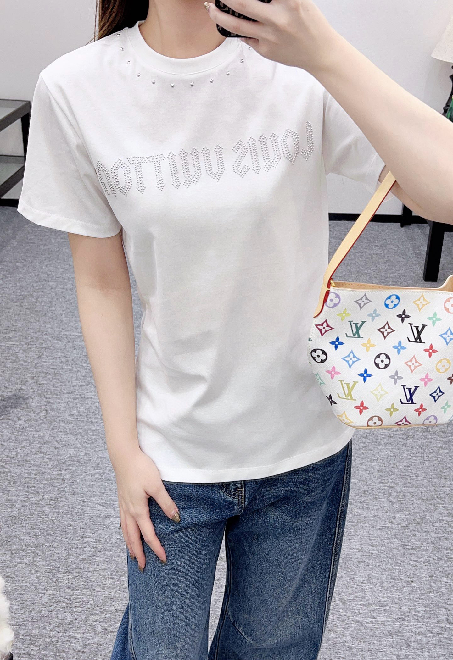 完売前に！ 2026 ルイヴィトン 新作 半袖Tシャツ スーパーコピー