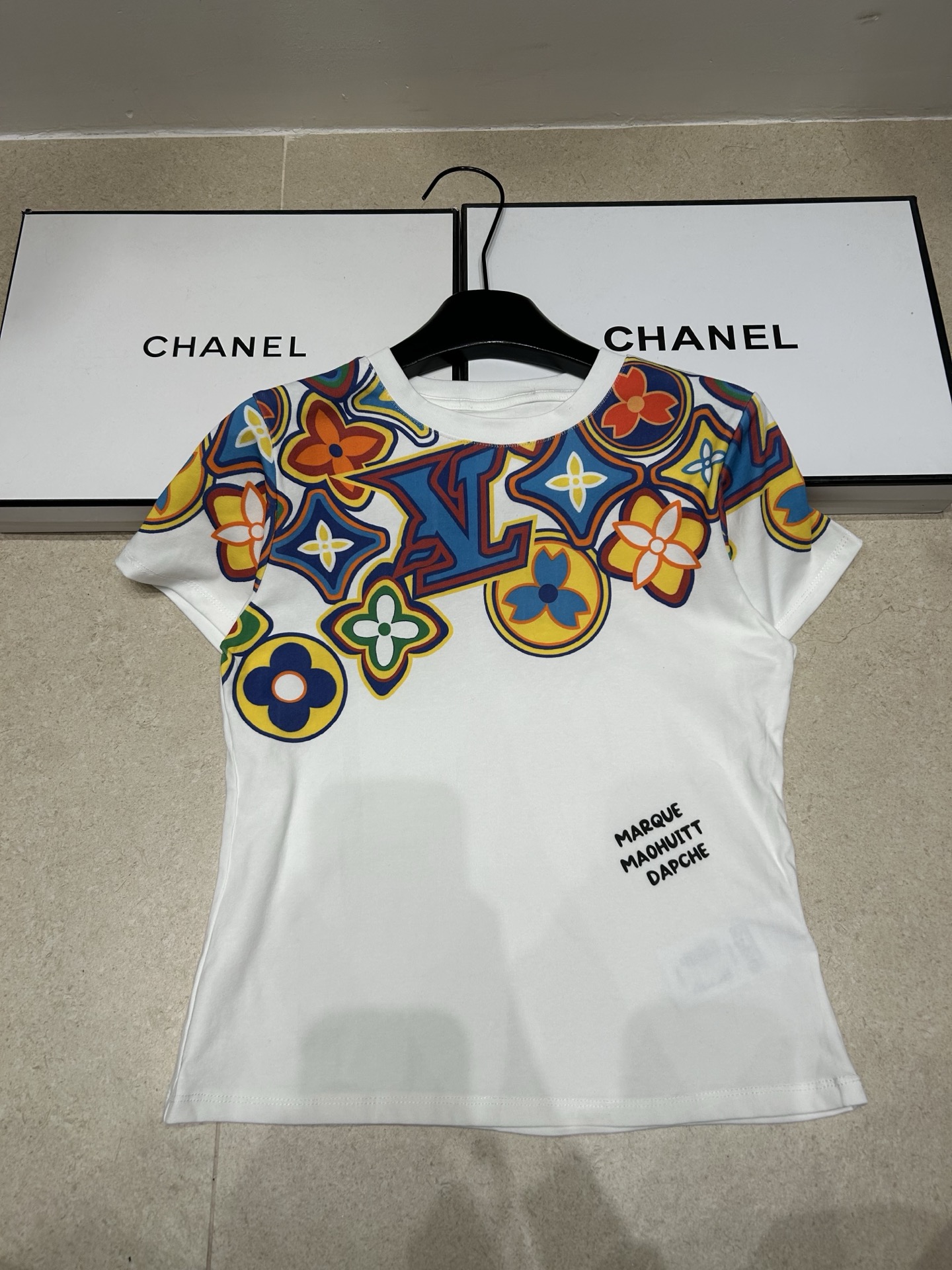 完売必至 2026 ルイヴィトン 新作 半袖Tシャツ 偽物
