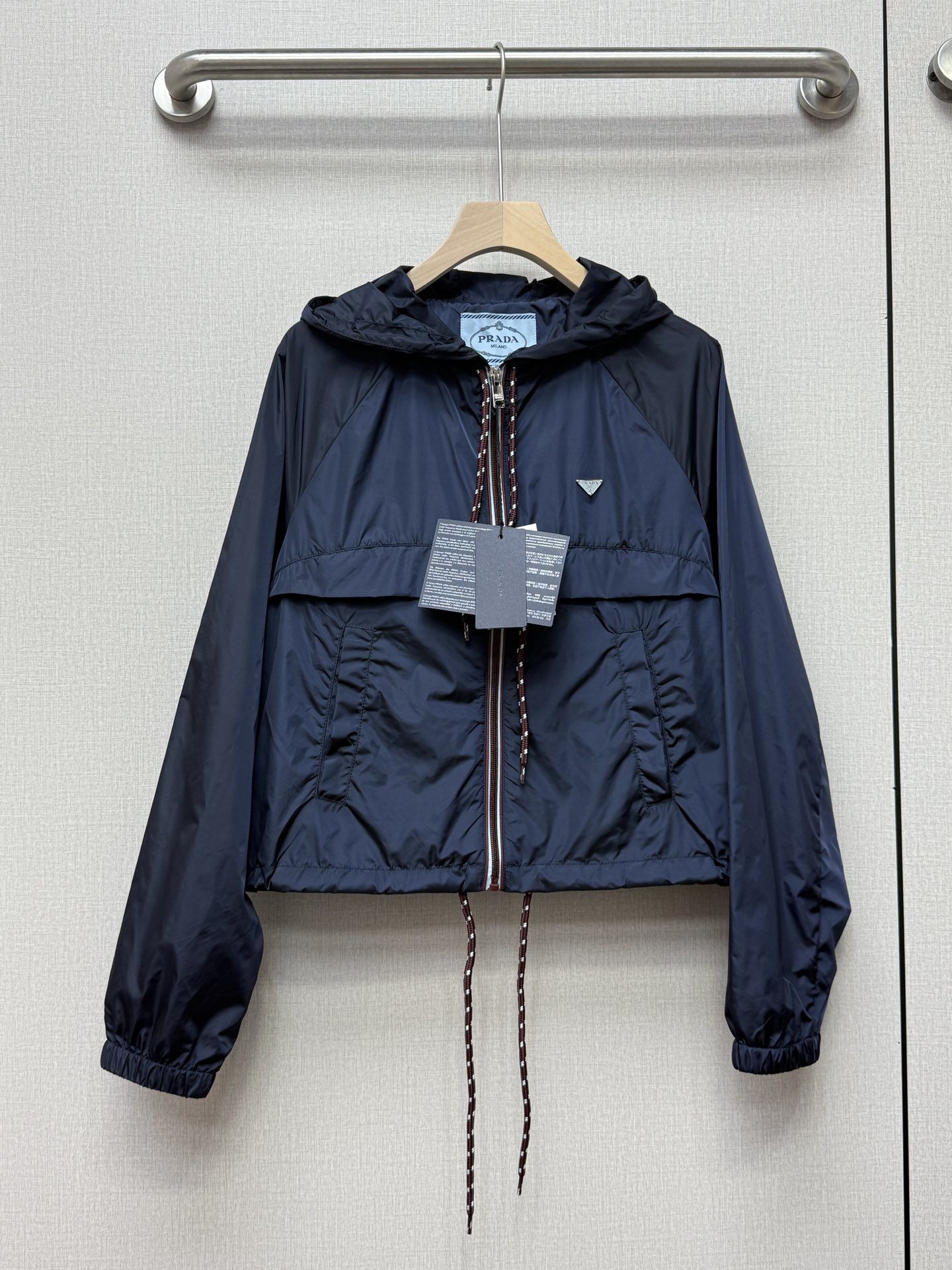 世界中で大人気♪ 2026 プラダ 新作 日焼け止め服 コピー