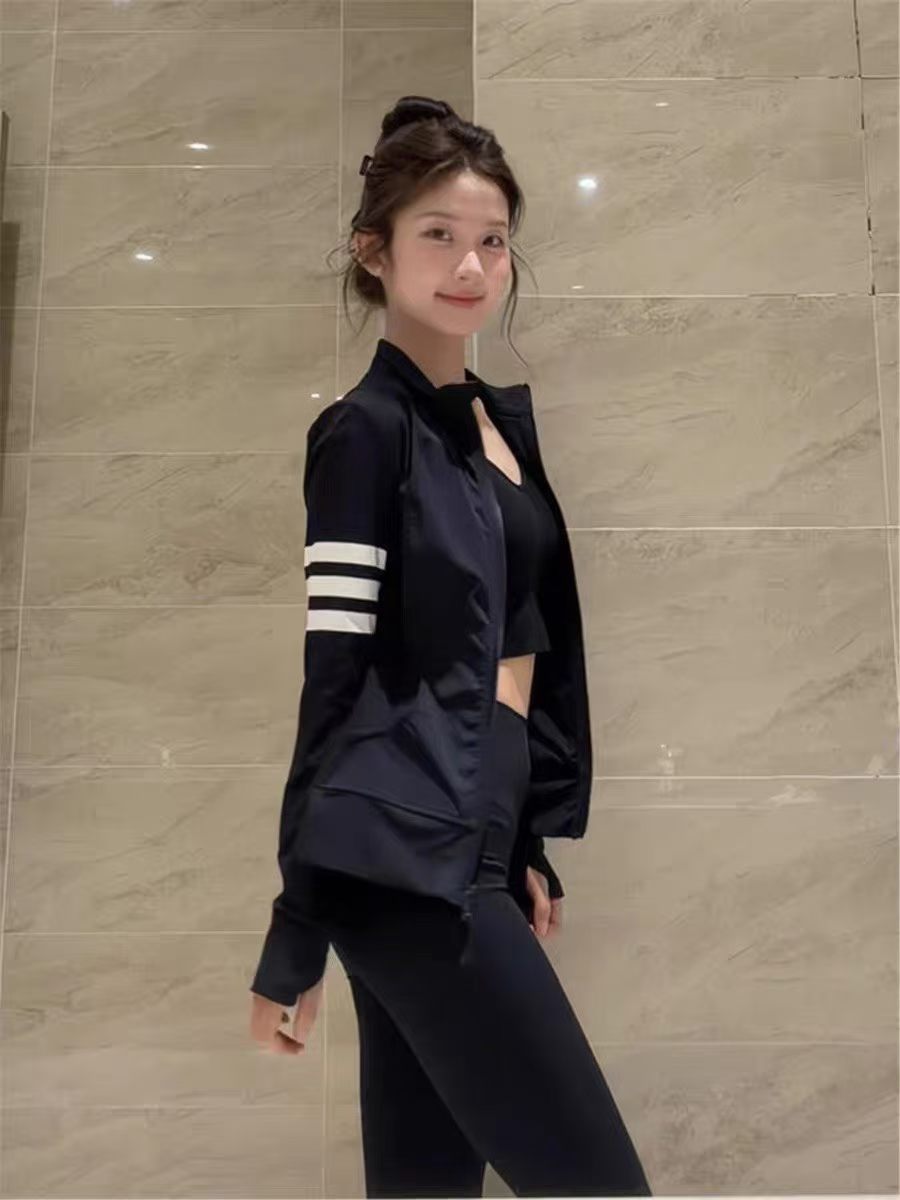 人気急上昇新作 2026 トム·ブラウン 新作 日焼け止め服 偽物